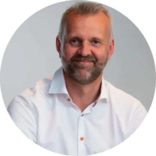 Skal vi endre systemet eller de ansatte først?